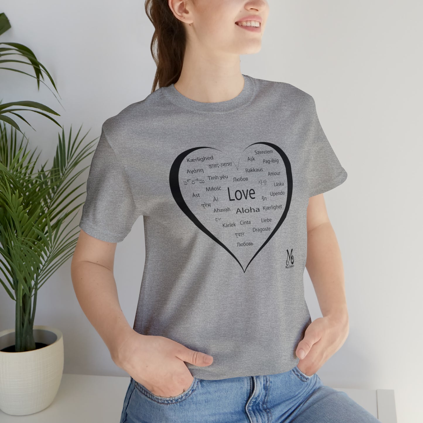 Love Everyone - T-shirt