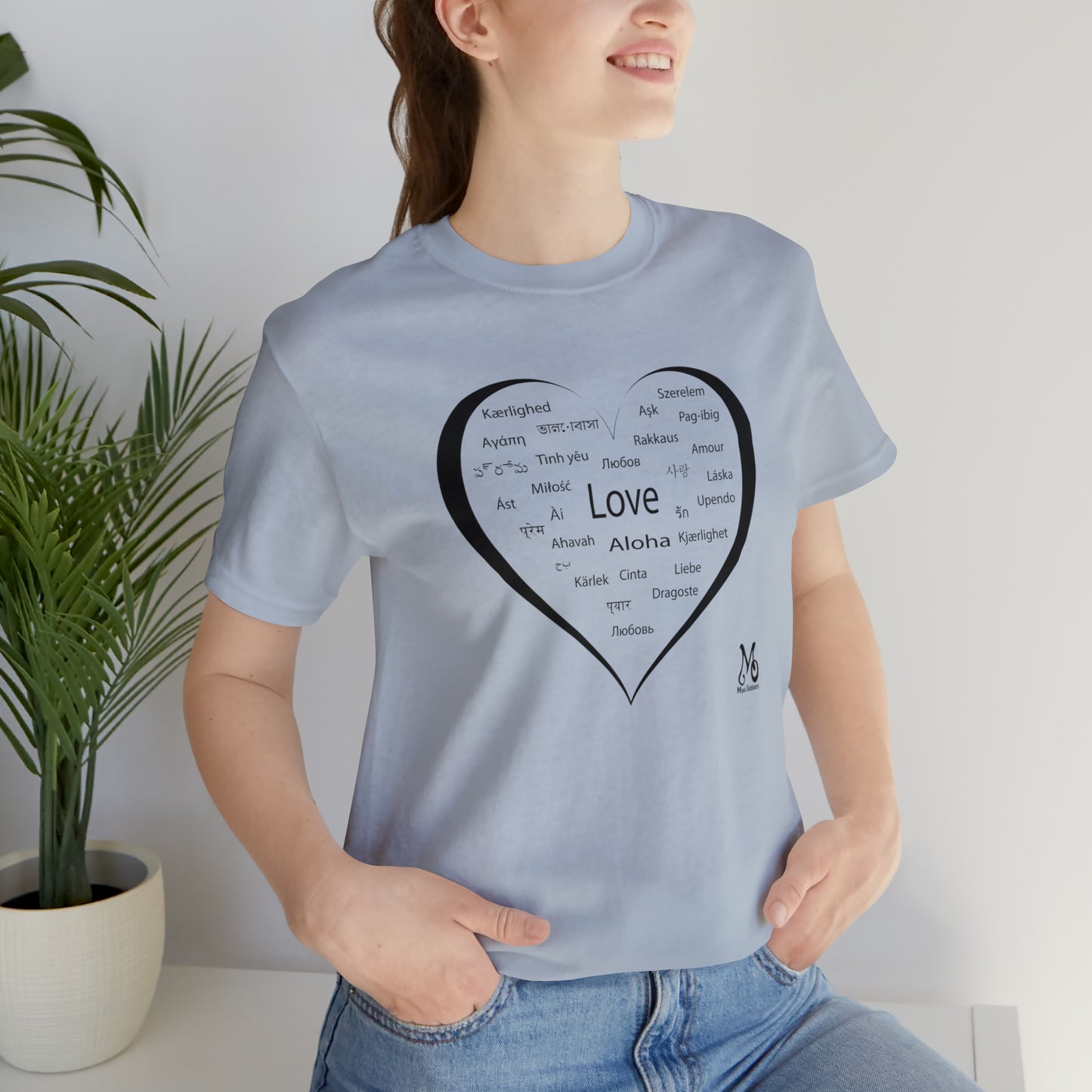 Love Everyone - T-shirt