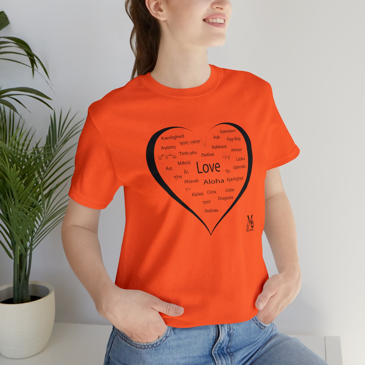 Love Everyone - T-shirt