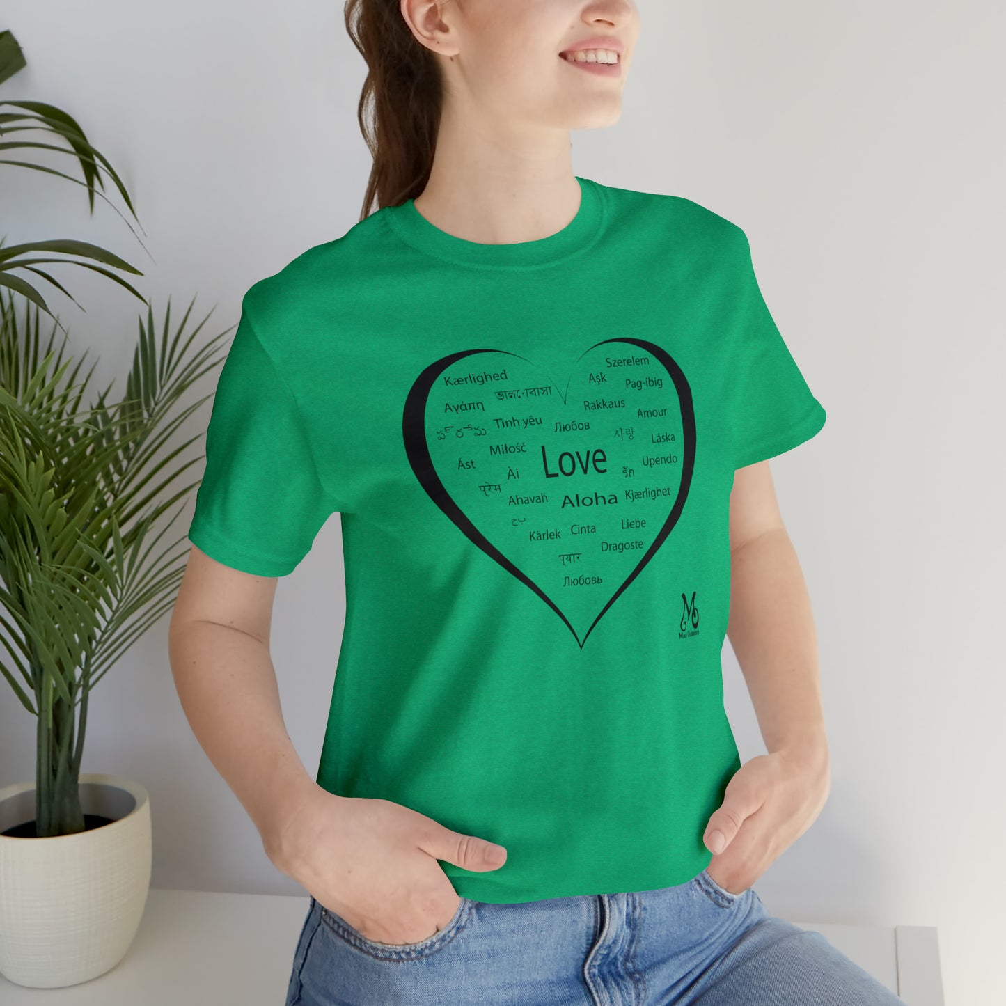 Love Everyone - T-shirt